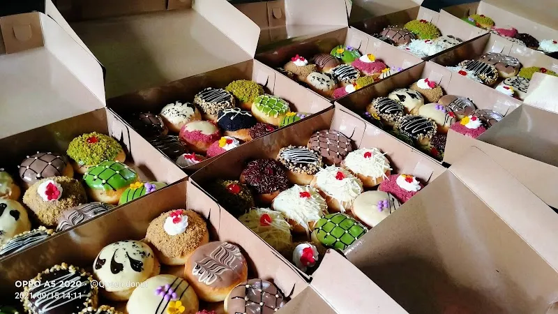 Donat Mini Y Donuts Patimuan: Menyajikan Kebahagiaan Setiap Hari di Cilacap